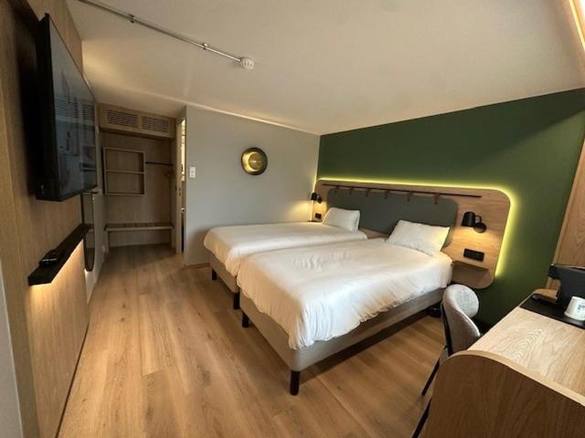 Campanile Clermont-Ferrand ~ Riom Hotel Exterior photo